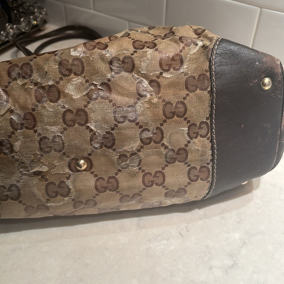 Authentic Gucci Tote Bag. - Picture 11 of 15